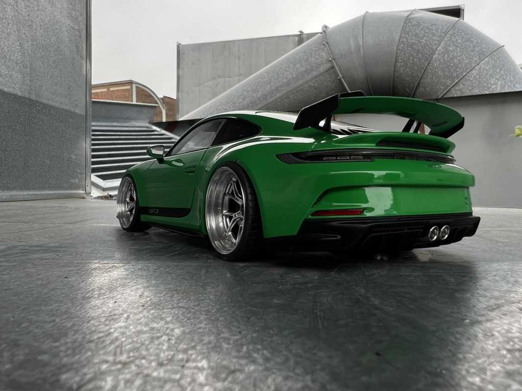 1:18 Porsche 911 992 GT3 2021 Viper Green ONE 300ST Edition